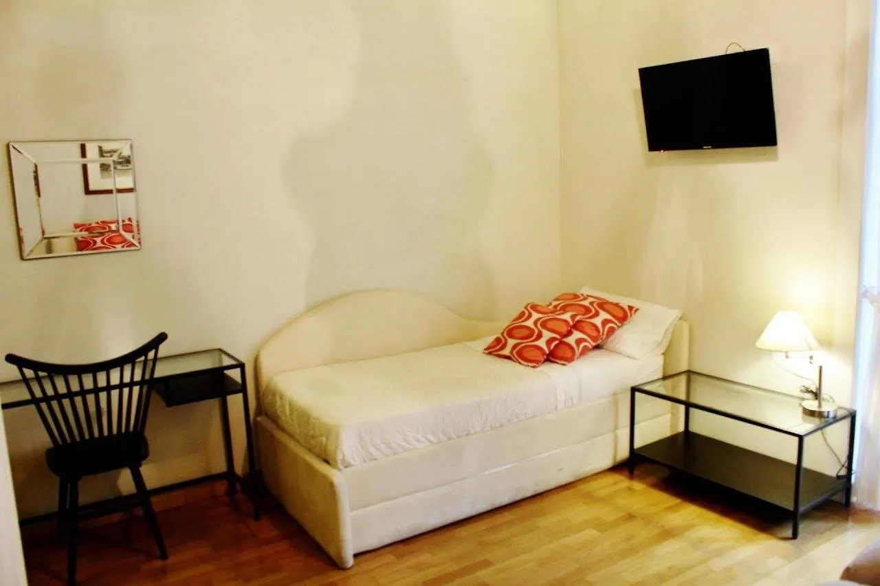 Talismano Luxury Rooms & Apartments 2*, Naples