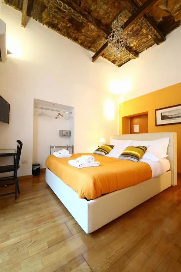 Talismano Luxury Rooms & Apartments 2*, Naples