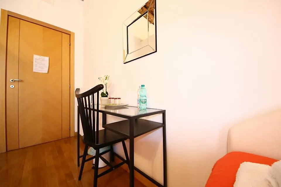 Talismano Luxury Rooms & Apartments 2*, Naples Italy